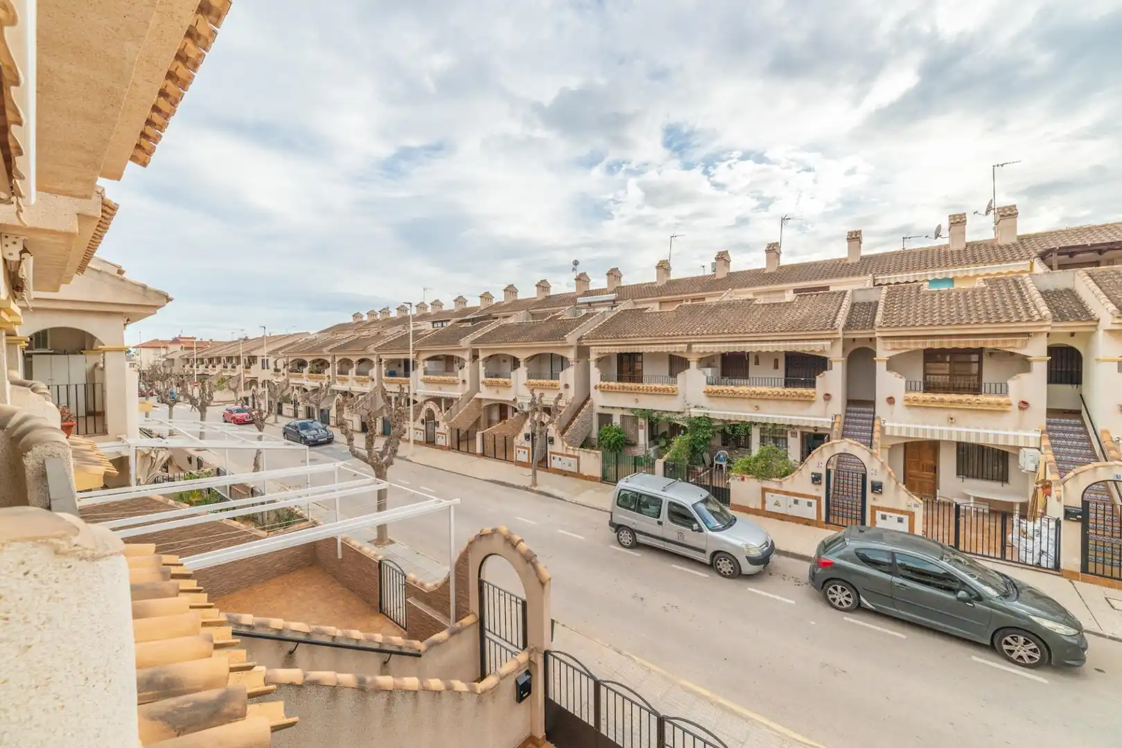 Vista exterior de Dúplex en venta en Los Alcázares con Terraza, Amueblado y Alarma