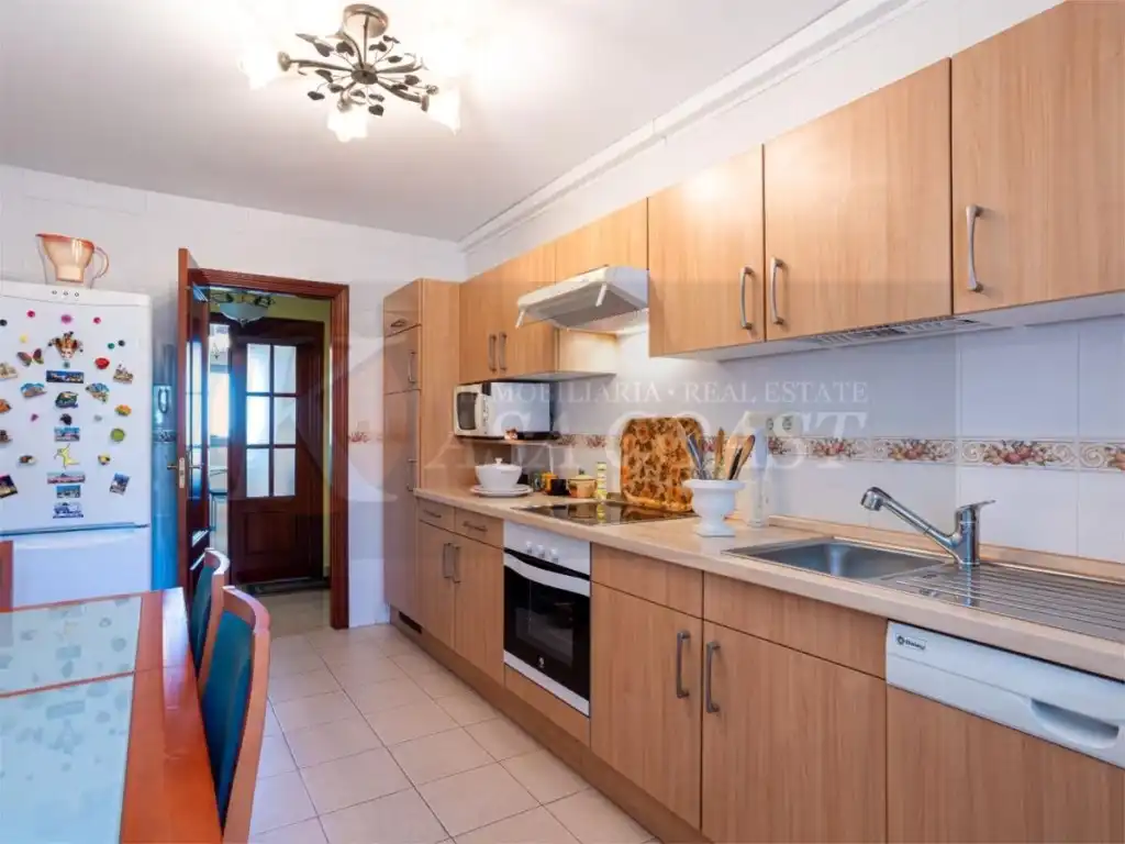 Kitchen of Flat for sale in Fuengirola  with Air Conditioner, Private garden and Terrace