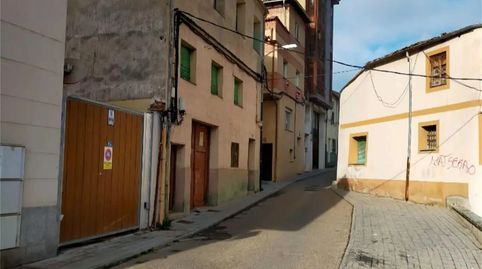 Foto 2 de Casa adosada en venda a Calle San Fructuoso, 3, Peñafiel, Valladolid