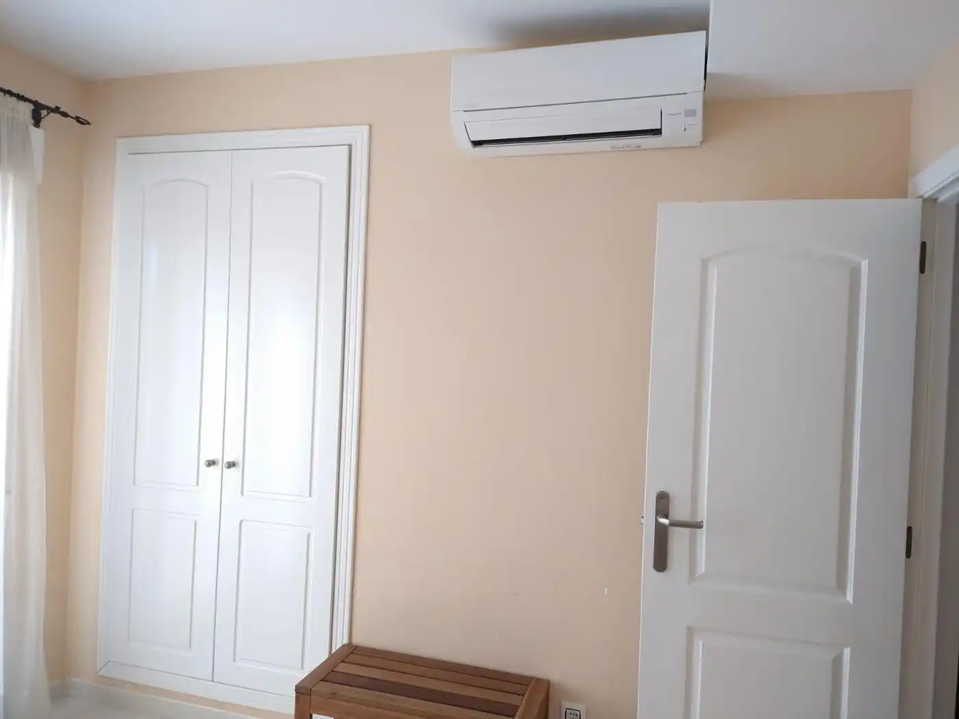 Habitación de Dúplex de alquiler en Oliva con Aire acondicionado, Calefacción y Terraza