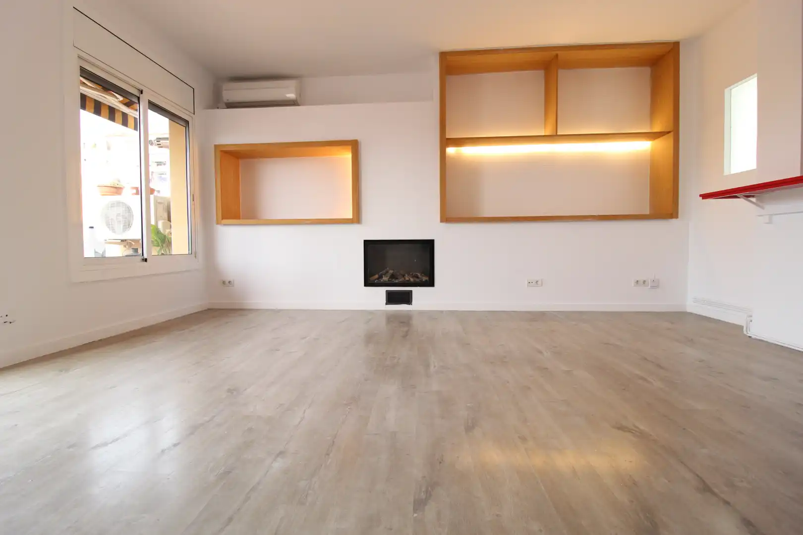 Sala d'estar de Àtic de lloguer en Barcelona amb Aire condicionat, Calefacció i Parquet