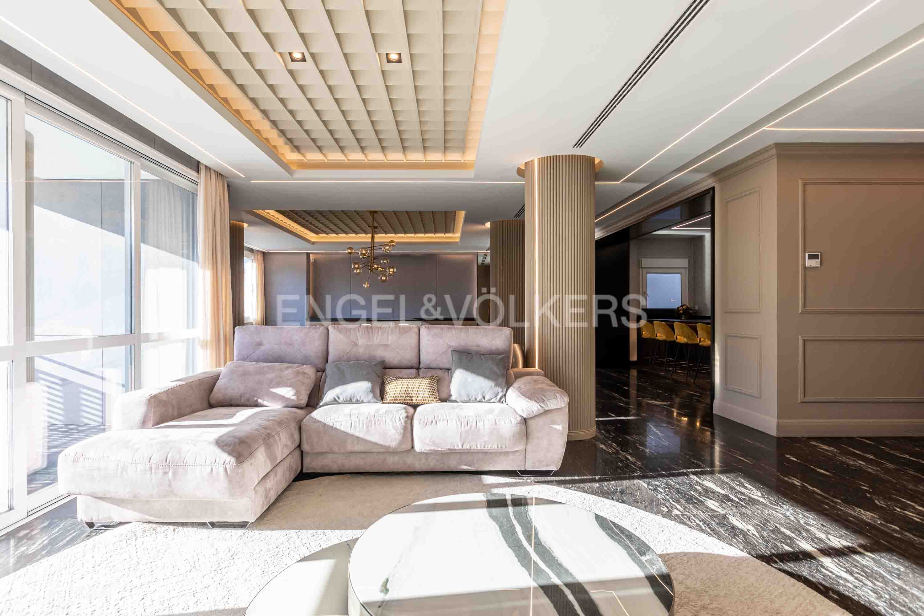 Living room of Apartment for sale in  Sevilla Capital  with Air Conditioner, Heating and Terrace