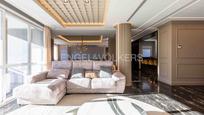 Sala d'estar de Apartament en venda en  Sevilla Capital amb Aire condicionat, Calefacció i Terrassa
