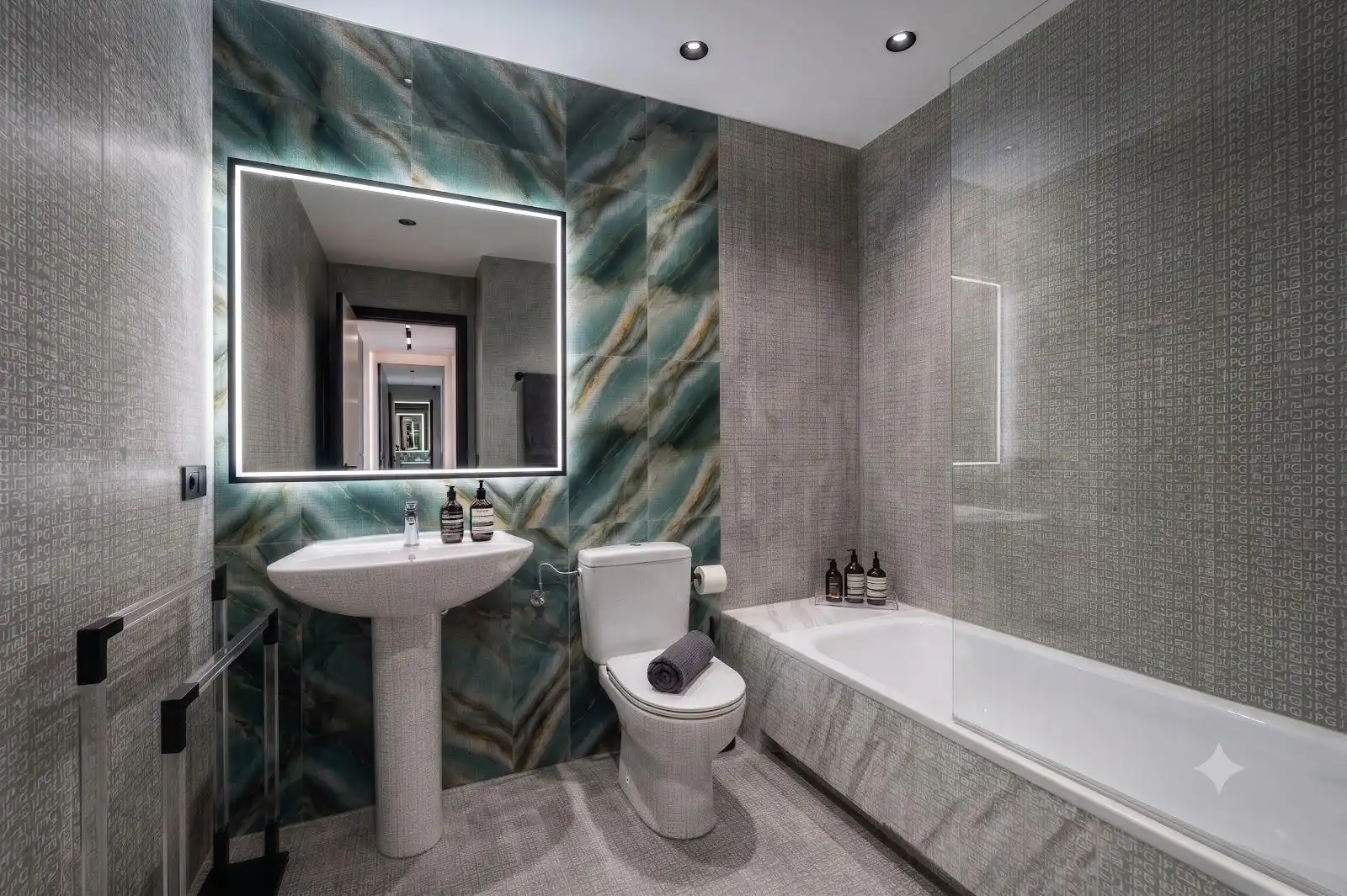 Baño de Ático en venta en Las Rozas de Madrid con Aire acondicionado, Calefacción y Jardín privado