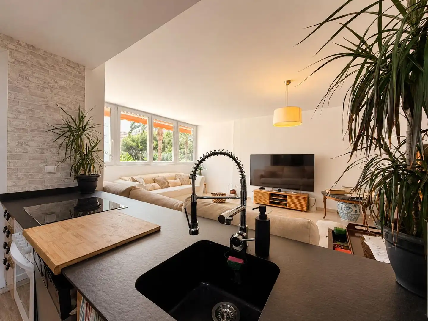 Sala de estar de Piso en venta en Alicante / Alacant con Aire acondicionado, Calefacción y Amueblado