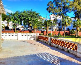 Vista exterior de Casa o xalet en venda en Sotogrande amb Balcó i Internet