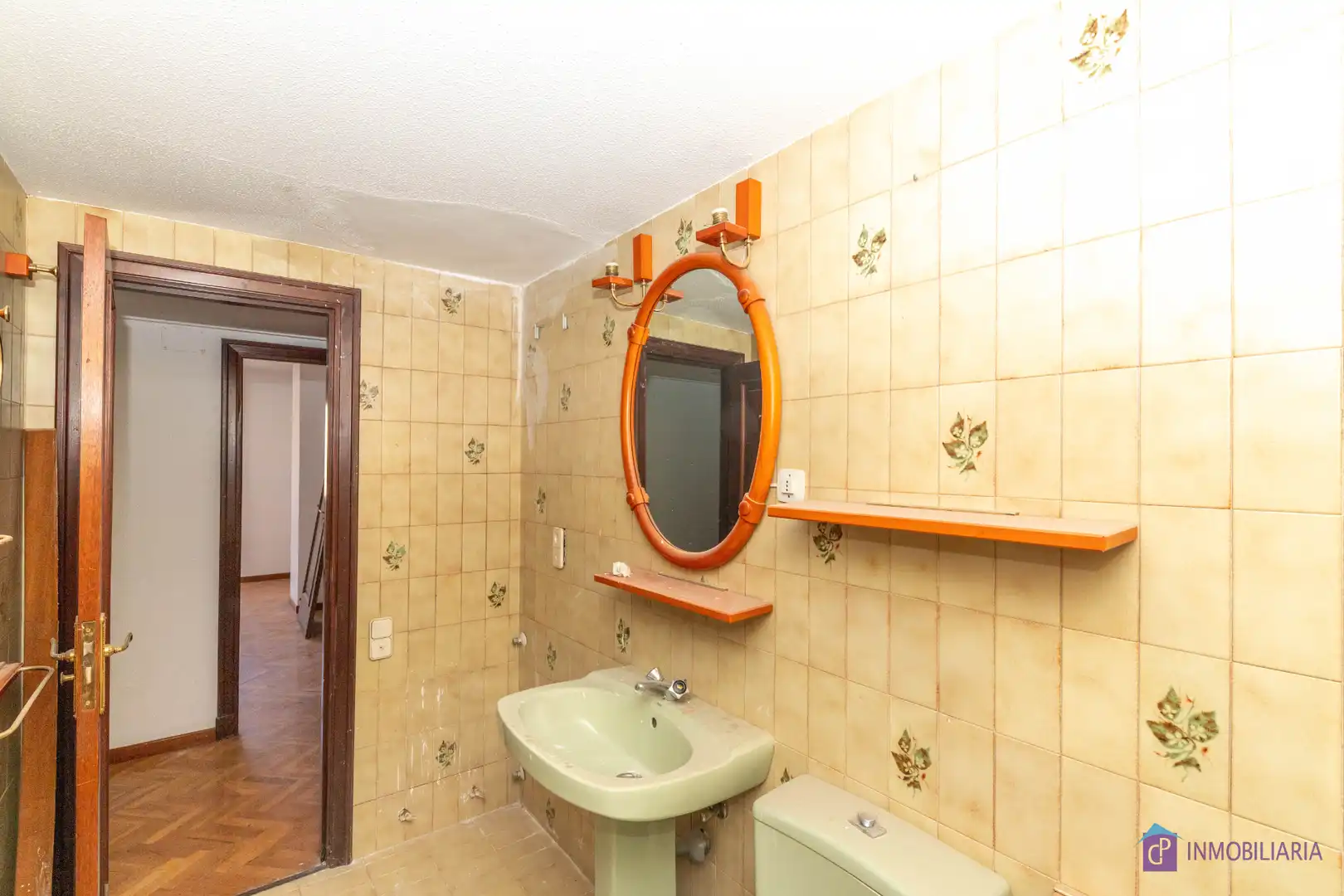 Bathroom of Flat for sale in Zaragoza  with Air Conditioner and Heating