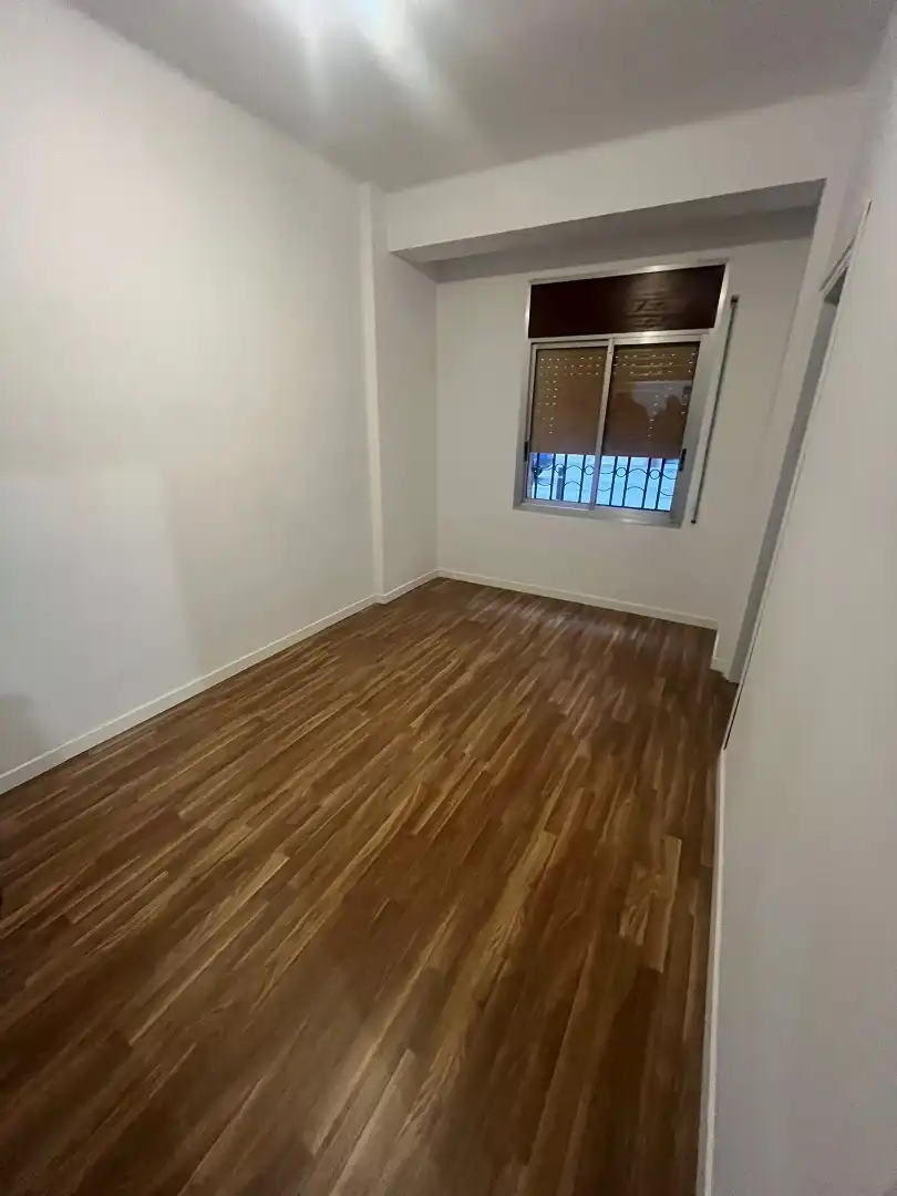 Habitación de Piso en venta en L'Hospitalet de Llobregat con Alarma