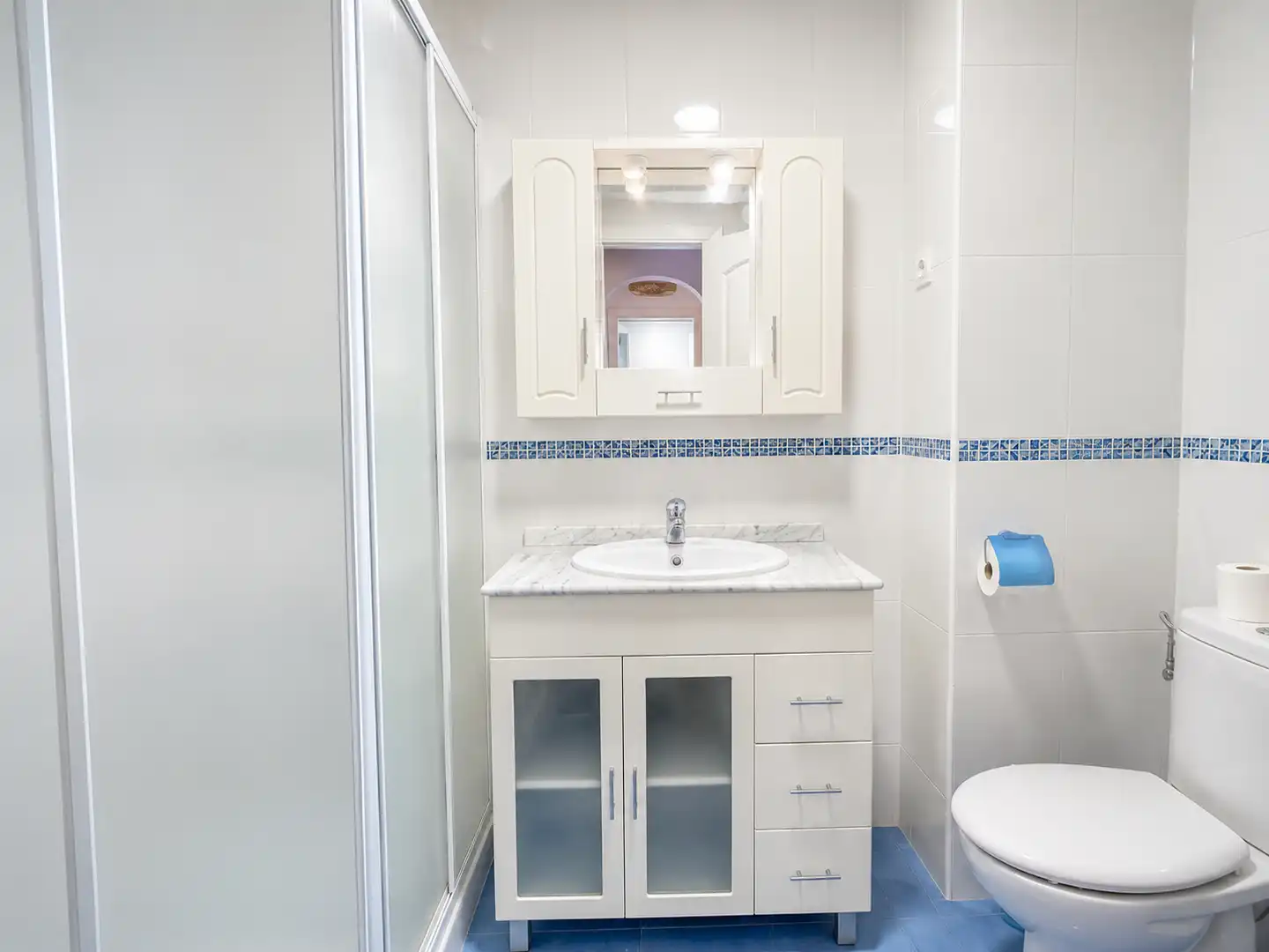 Bathroom of Apartments for rent in Benalmádena  with Air Conditioner, Terrace and Furnished