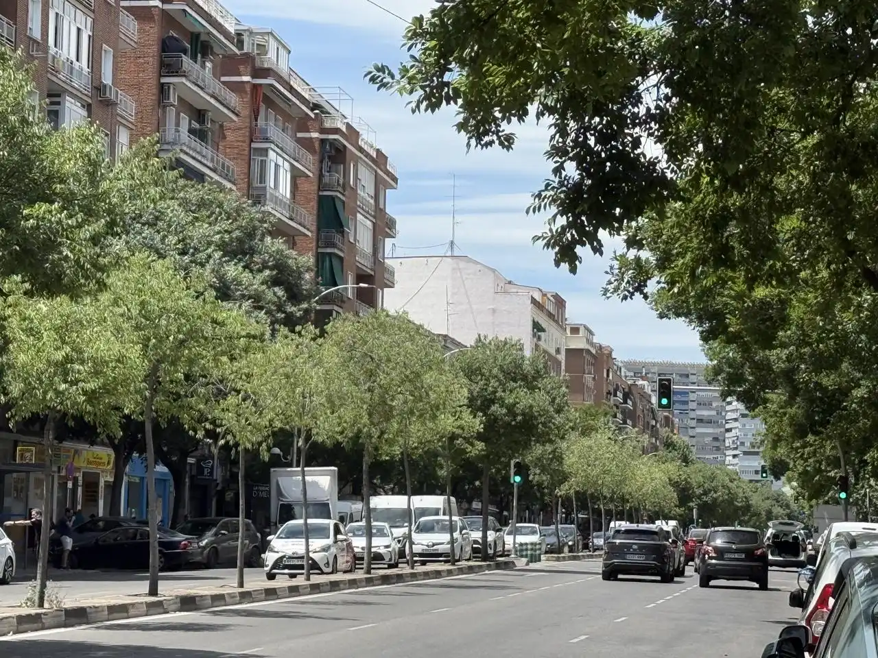 Vista exterior de Pis en venda en Madrid amb Calefacció i Parquet