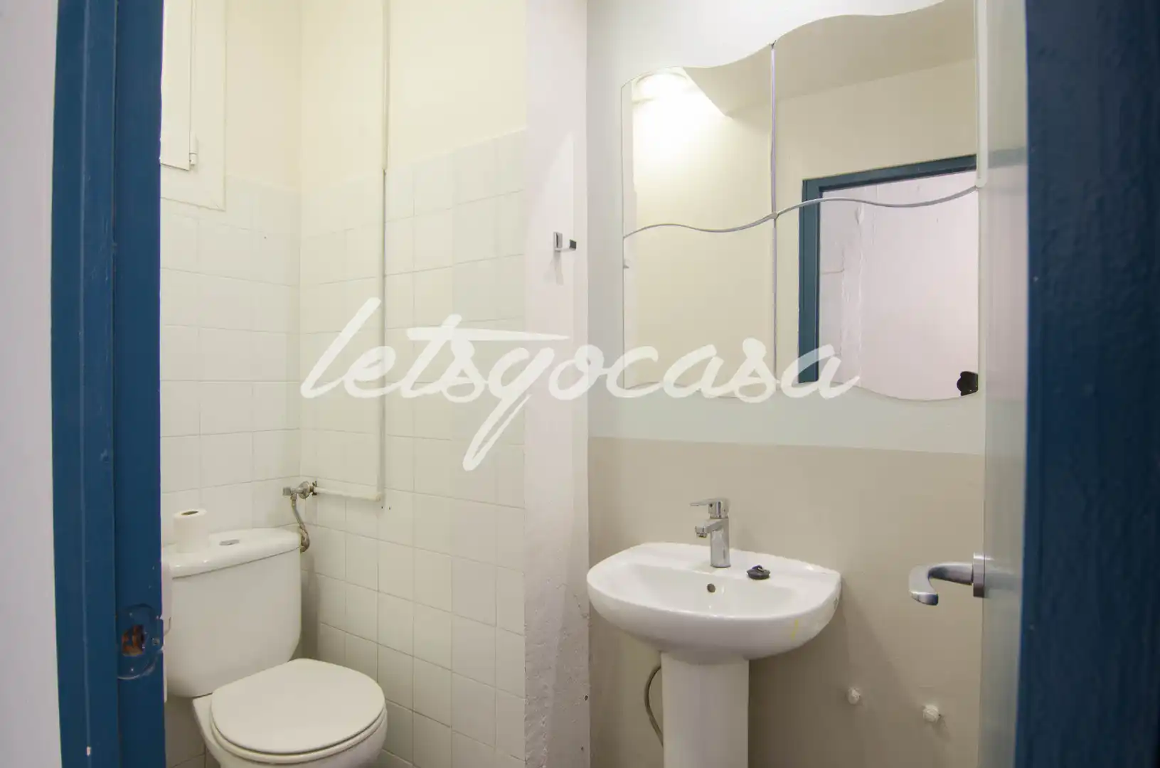 Bany de Local de lloguer en Barcelona amb Terrassa