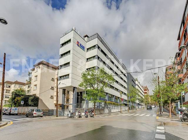 Local comercial en Alquiler en Les Tres Torres