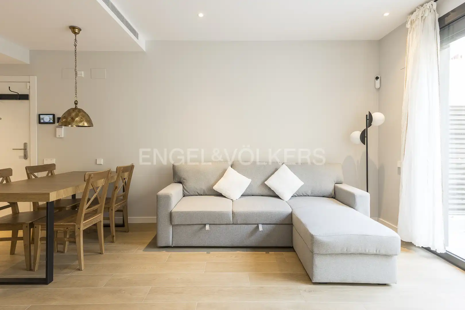 Wohnzimmer von Wohnung zur Miete in  Barcelona Capital mit Klimaanlage, Heizung und Privatgarten