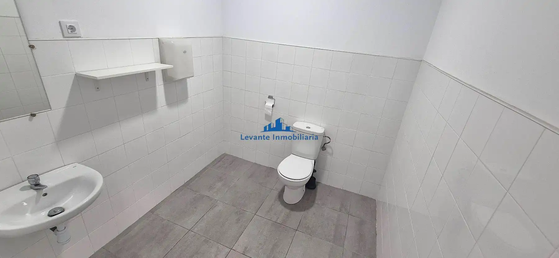 Badezimmer von Geschaftsraum zur Miete in Valencia