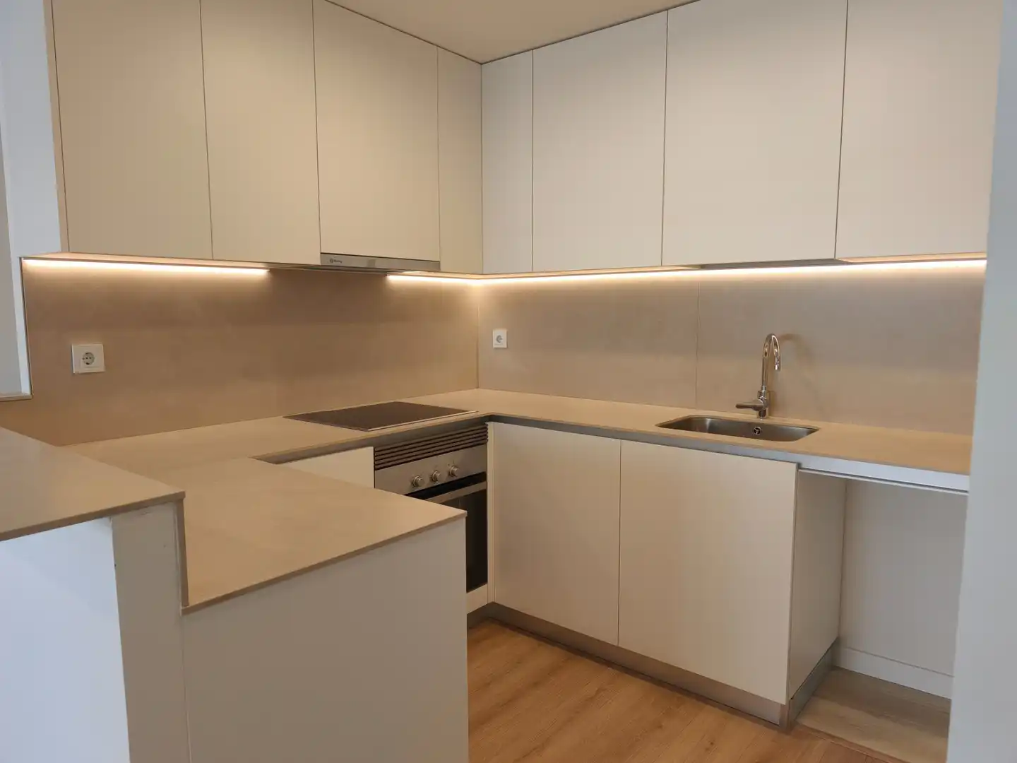 Erdgeschoss zum Verkauf in Cornellà de Llobregat, Barcelona