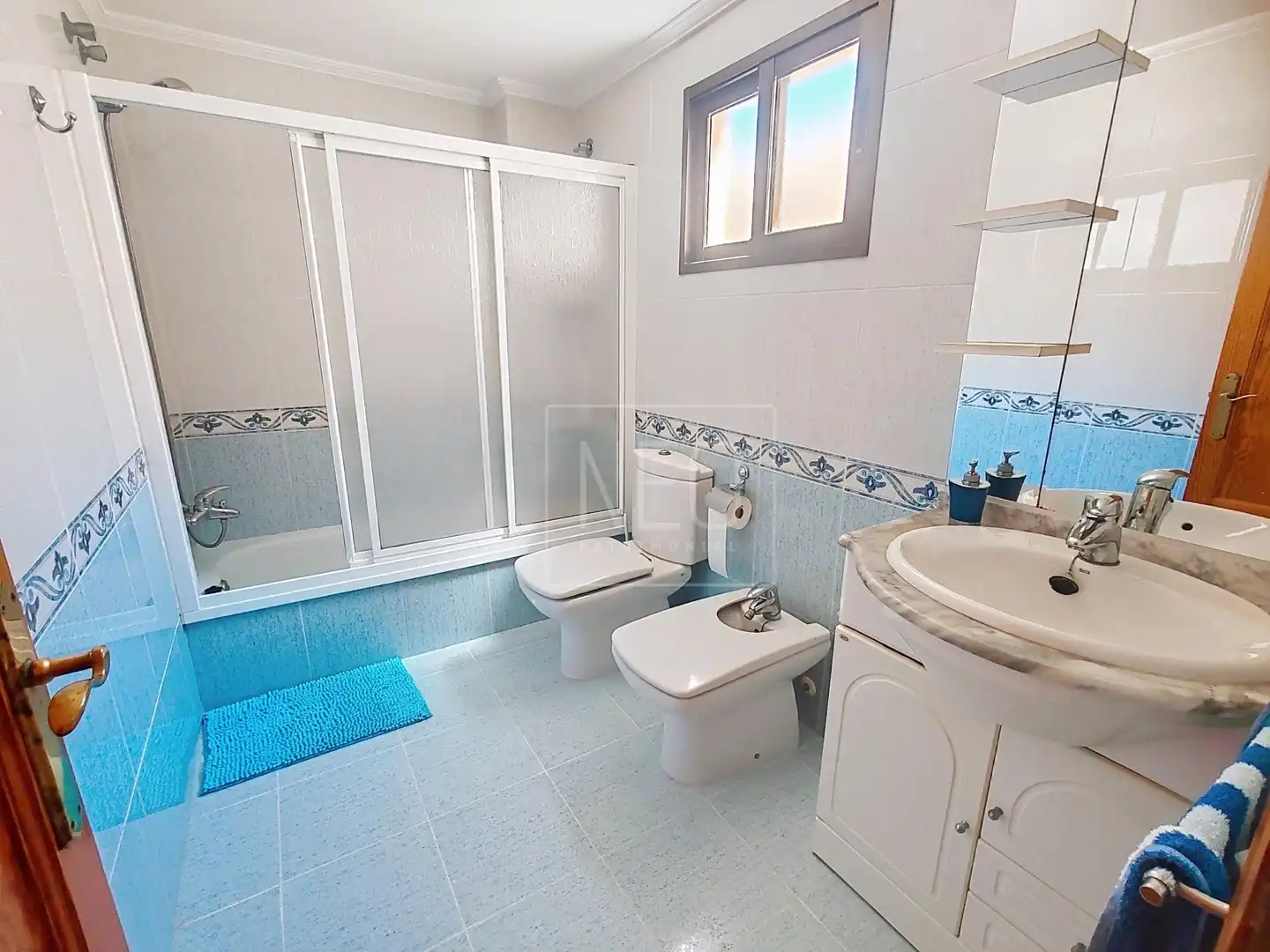 Baño de Ático en venta en Tavernes de la Valldigna con Terraza, Trastero y Piscina comunitaria