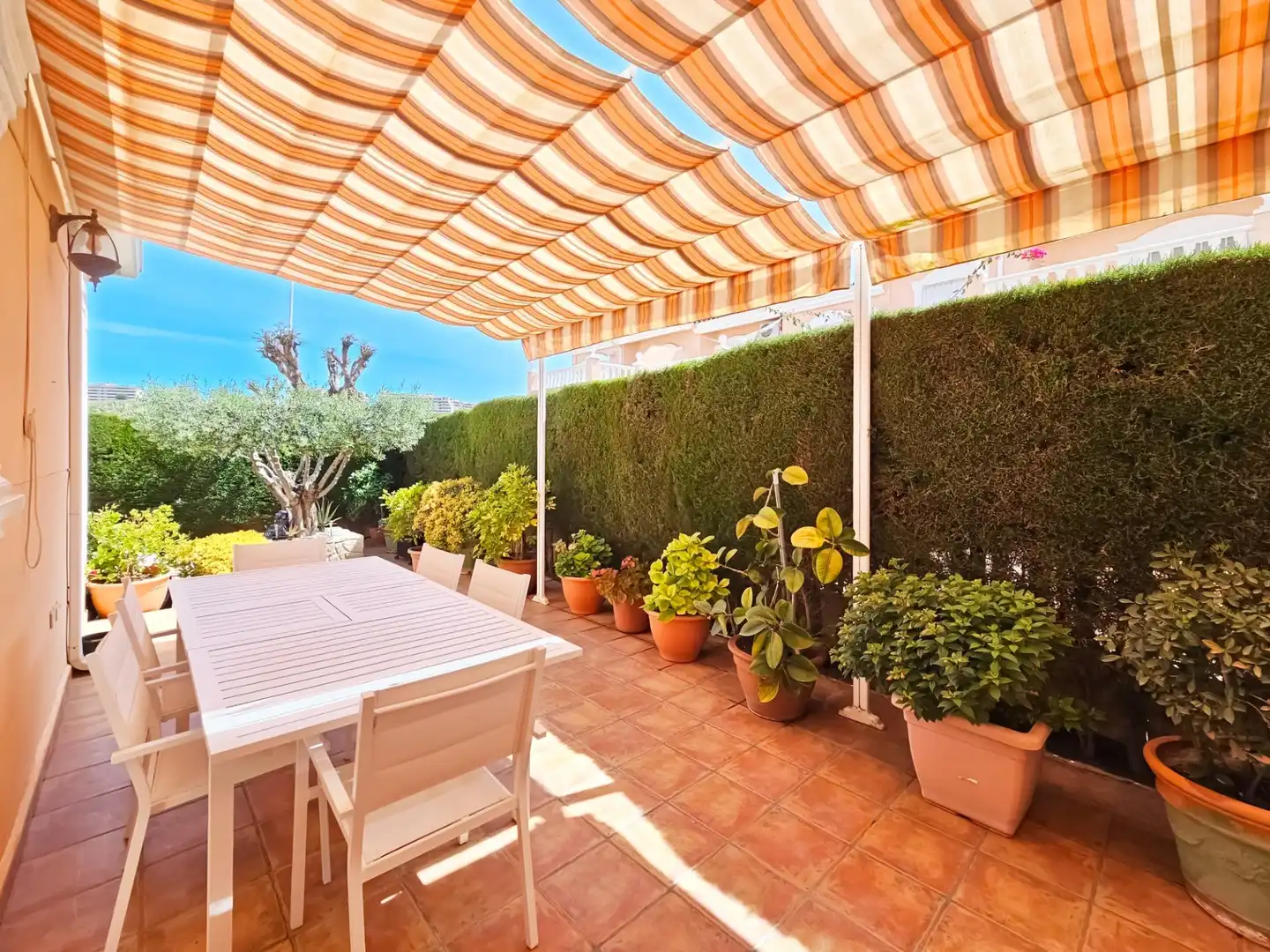 Terrasse von Haus oder Chalet zum Verkauf in Santa Pola mit Klimaanlage, Privatgarten und Terrasse