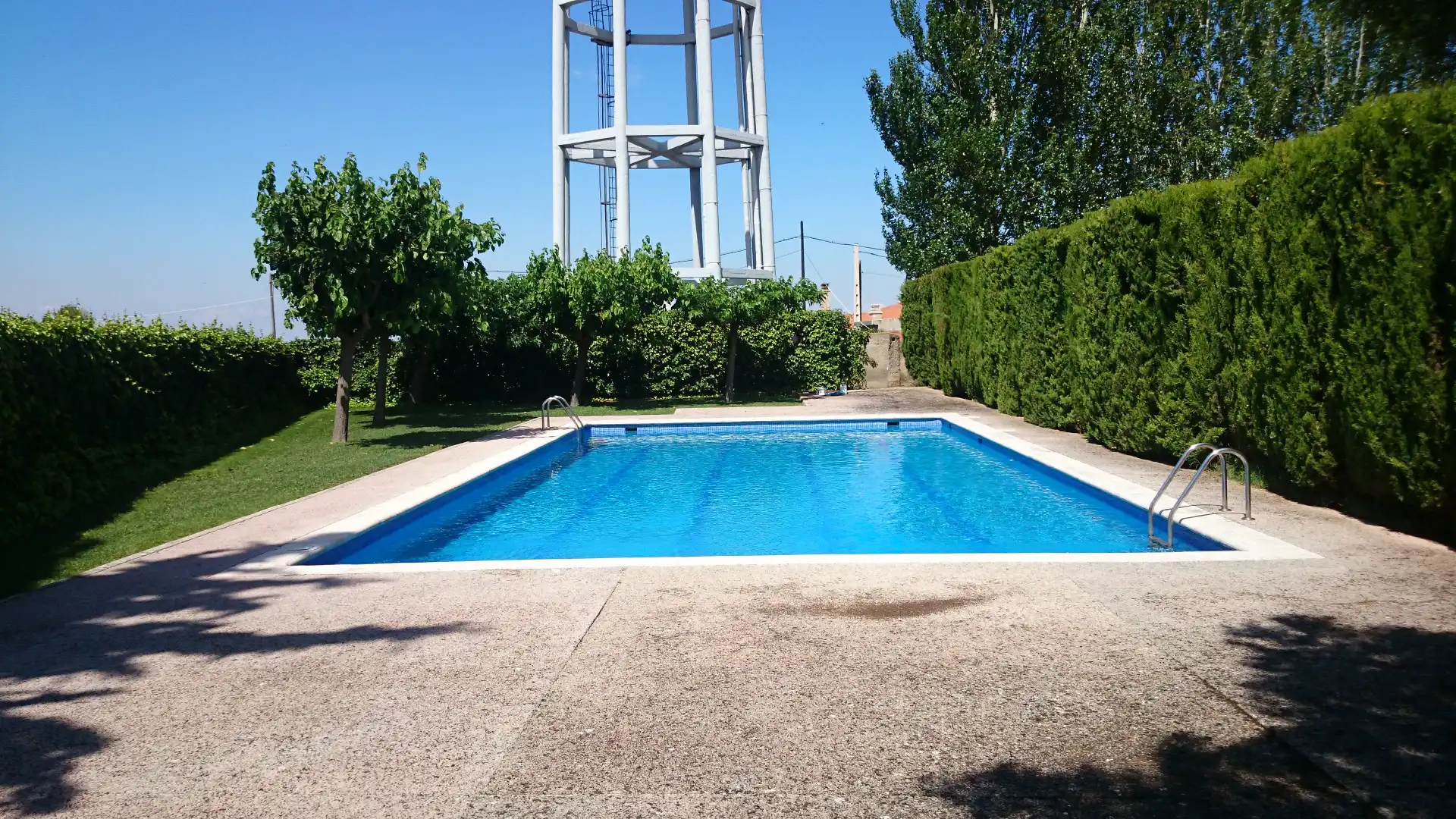 Piscina de Casa o xalet en venda en Ainzón amb Calefacció, Jardí privat i Terrassa