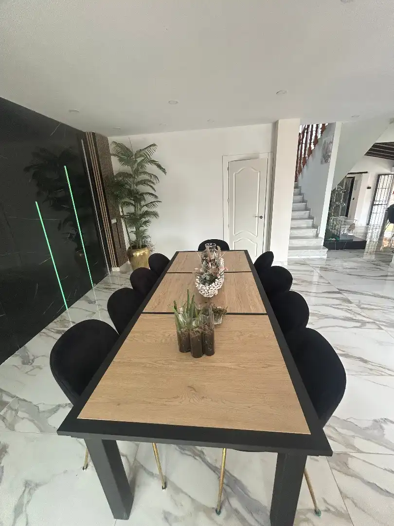 Menjador de Casa o xalet en venda en Alhaurín de la Torre amb Aire condicionat, Jardí privat i Terrassa