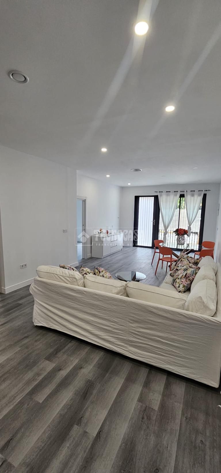 Living room of Flat for sale in  Sevilla Capital  with Air Conditioner