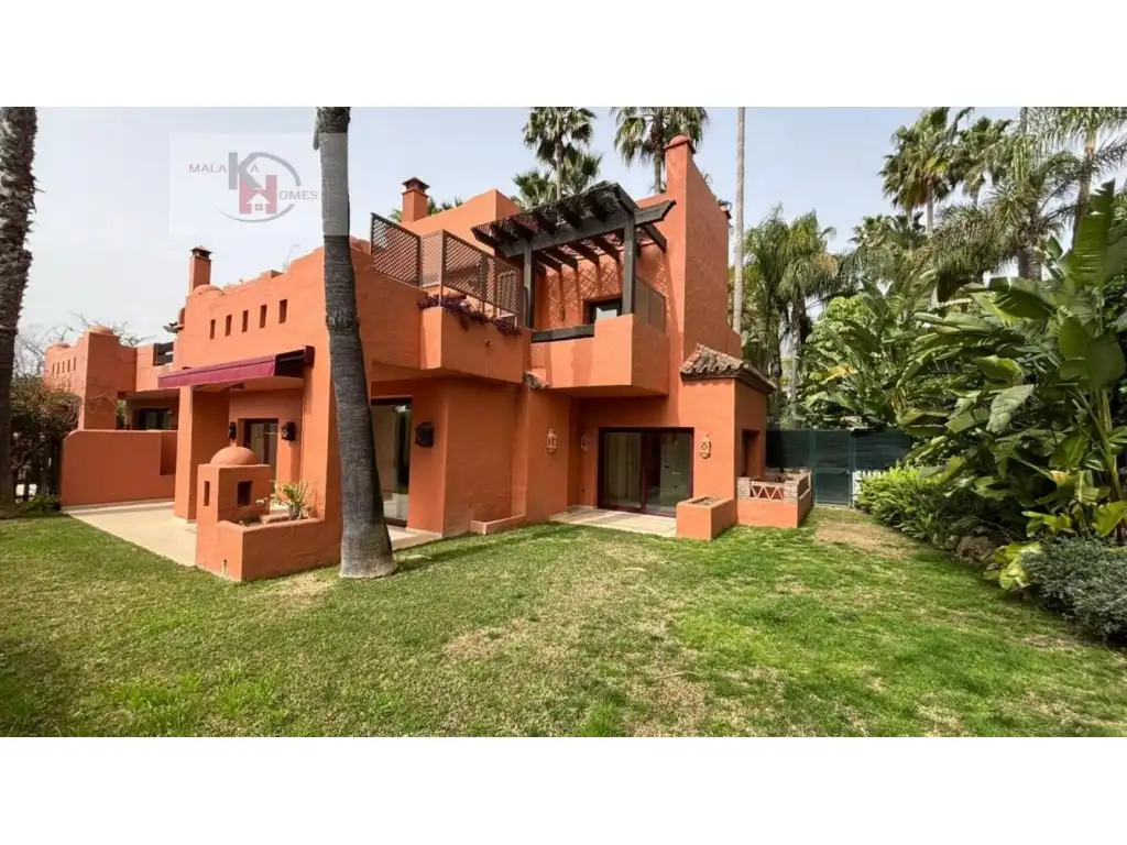 Casa adosada en venta en Lomas de Marbella Club