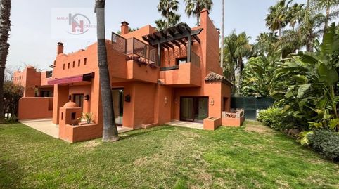 Foto 2 de Casa adosada en venta en Lomas de Marbella Club, Marbella