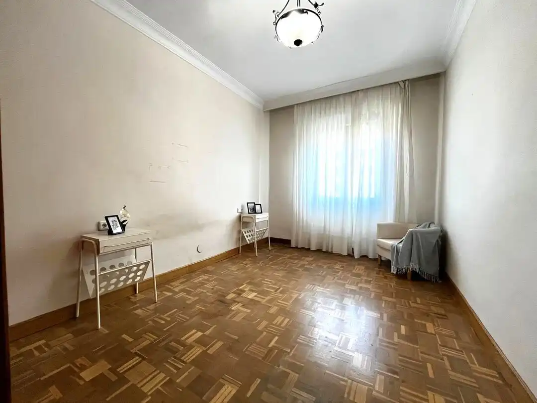 Habitación de Piso en venta en  Pamplona / Iruña con Calefacción