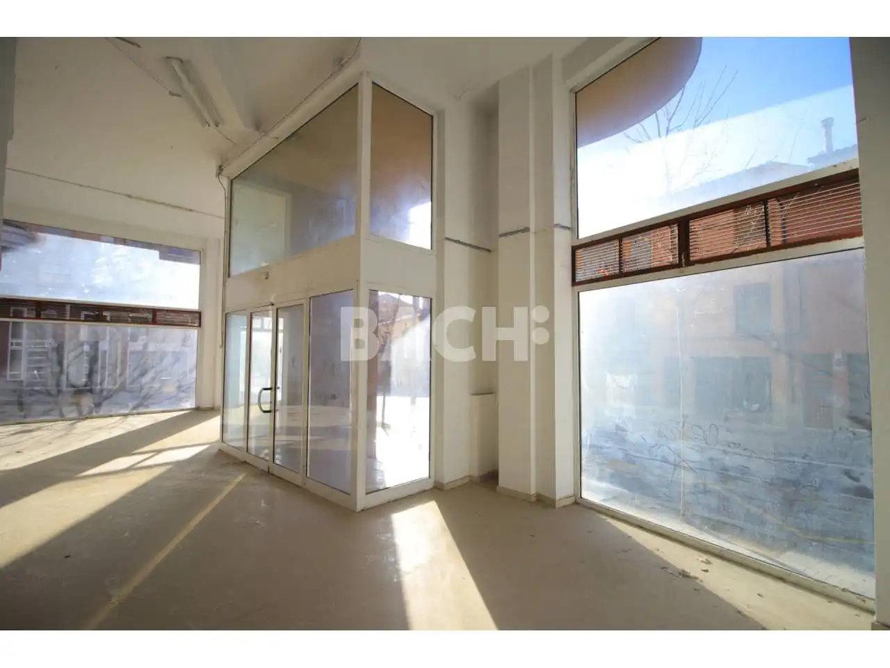 Locale commerciale in affitto a Plaza Lluis Companys 1, imagen 17