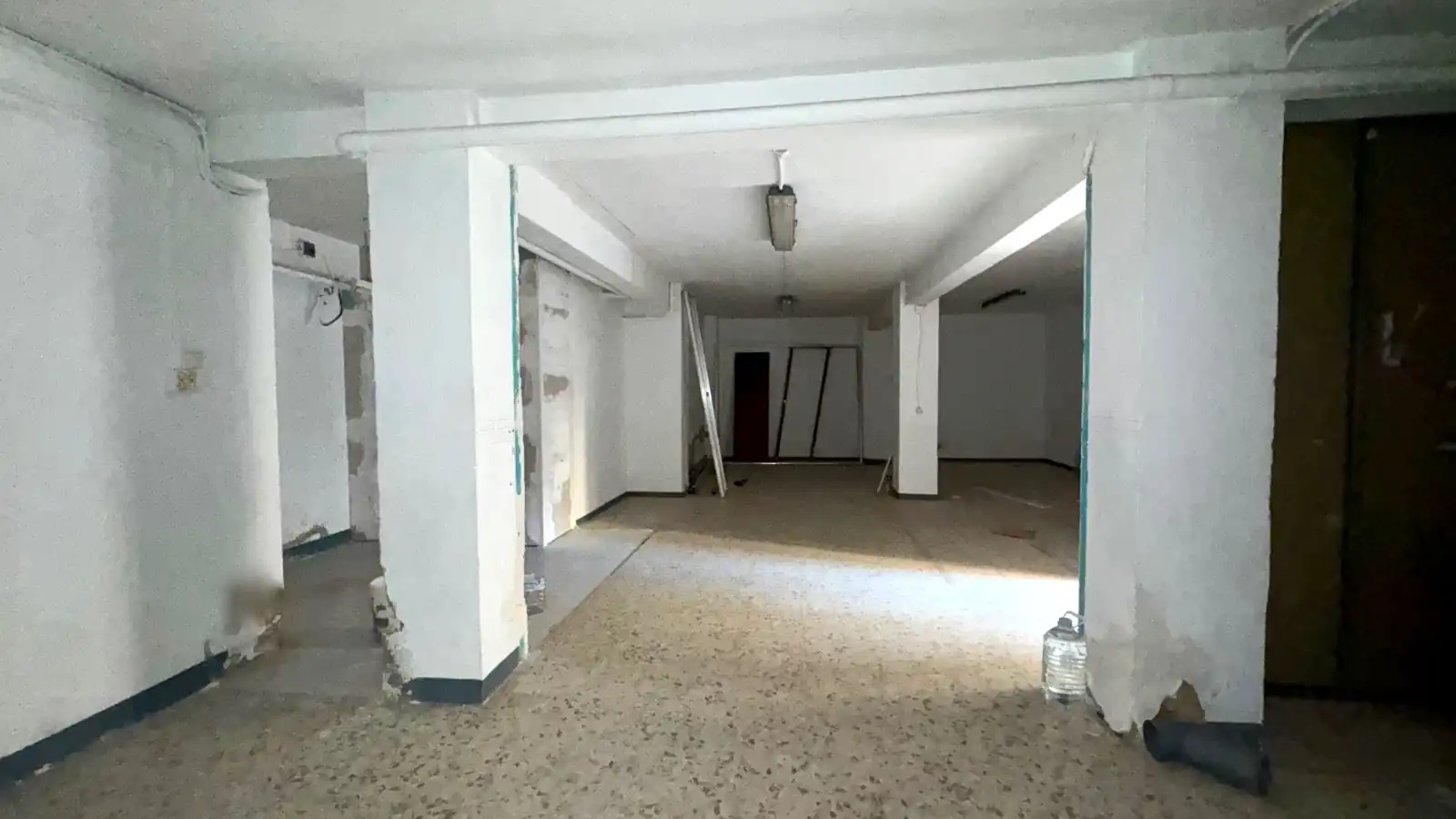 Business premises for sale in Calle Abilio Rodríguez Rosillo 2, imagen 2