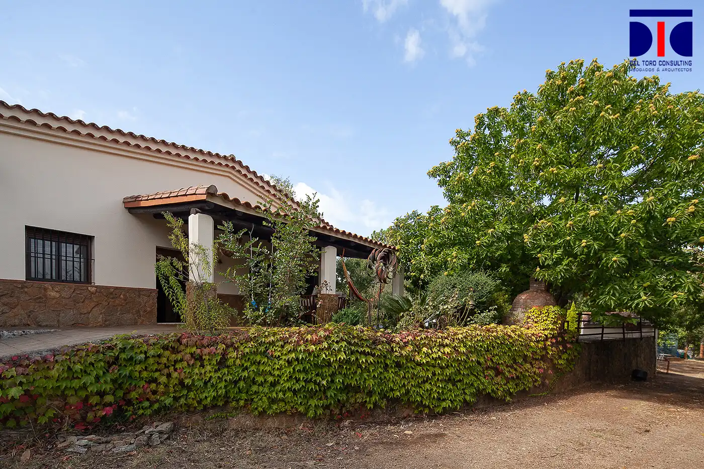 Vista exterior de Finca rústica en venta en Fuenteheridos con Aire acondicionado, Calefacción y Jardín privado