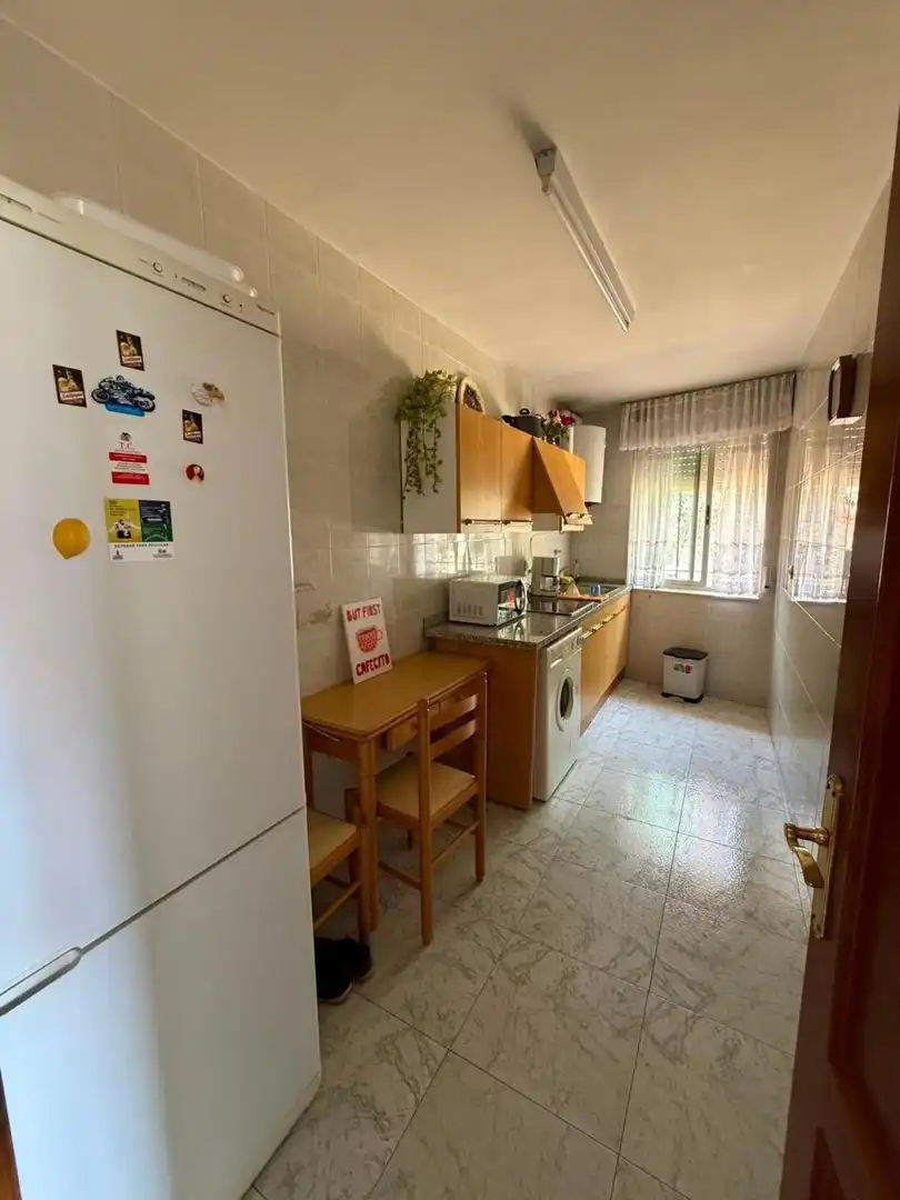 Cuina de Casa adosada en venda en Villamañán amb Calefacció i Moblat