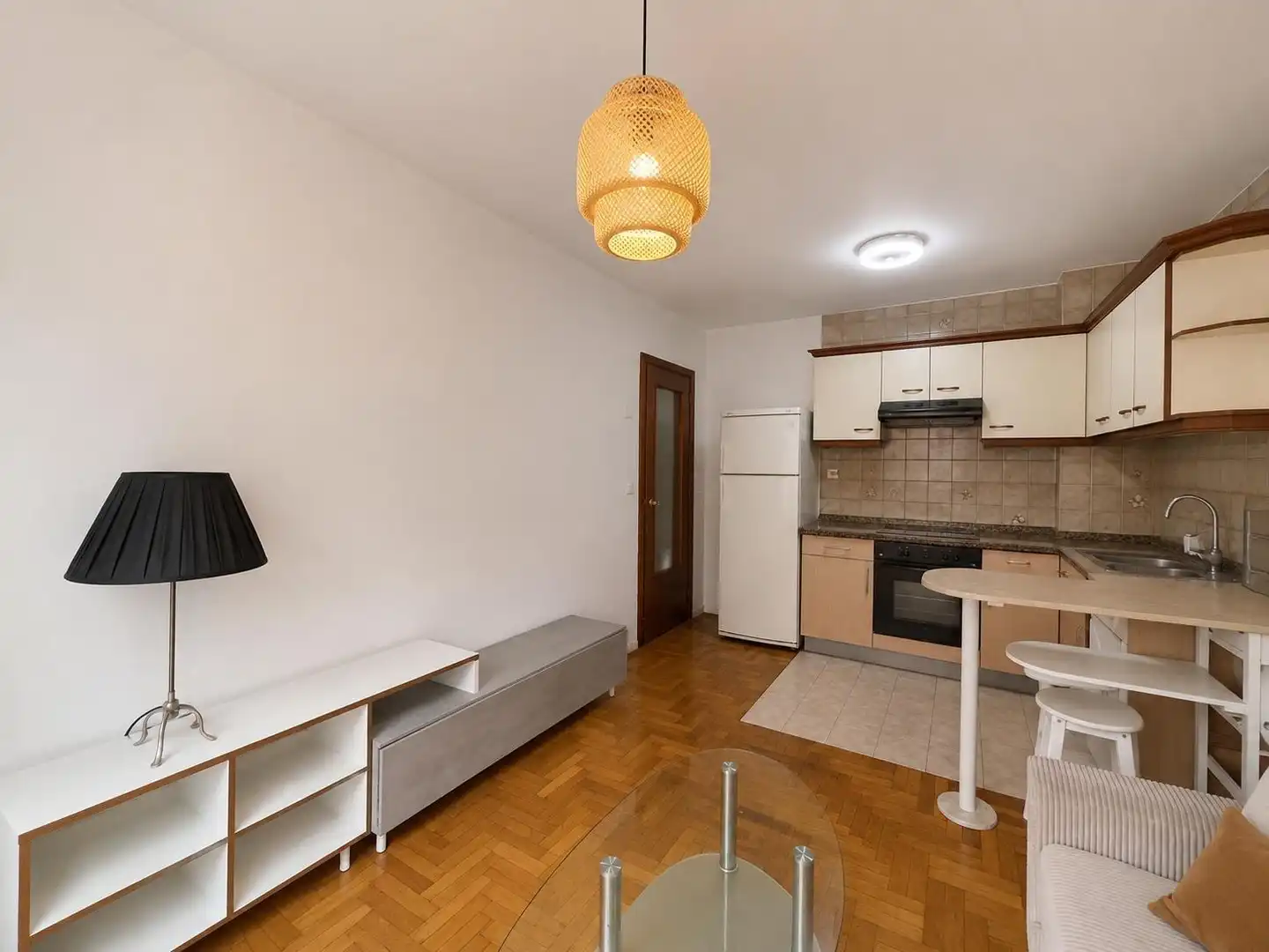 Cocina de Piso de alquiler en Oviedo  con Calefacción y Amueblado