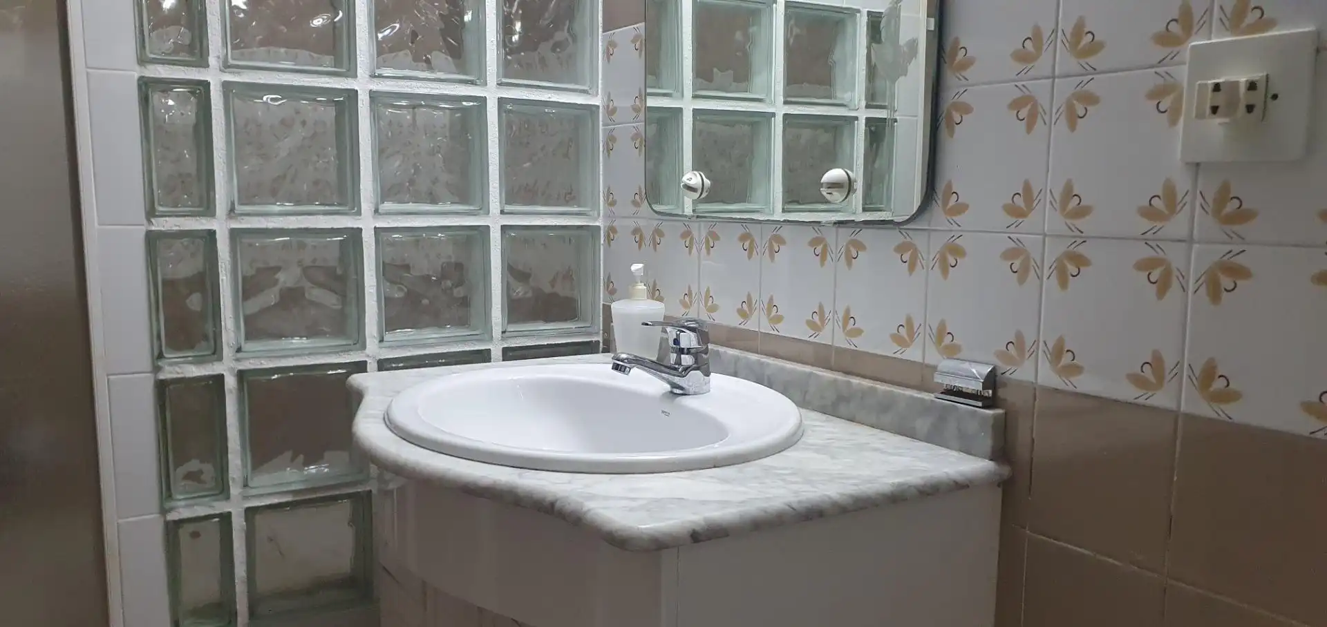 Habitación en Calle PRIMAVERA, Carolinas Altas