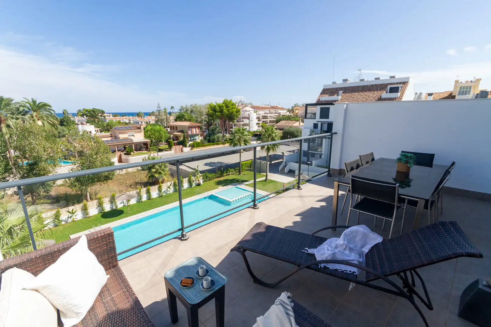 Ático con piscina en venta en Carrer Mar Jónica 2, imagen 2