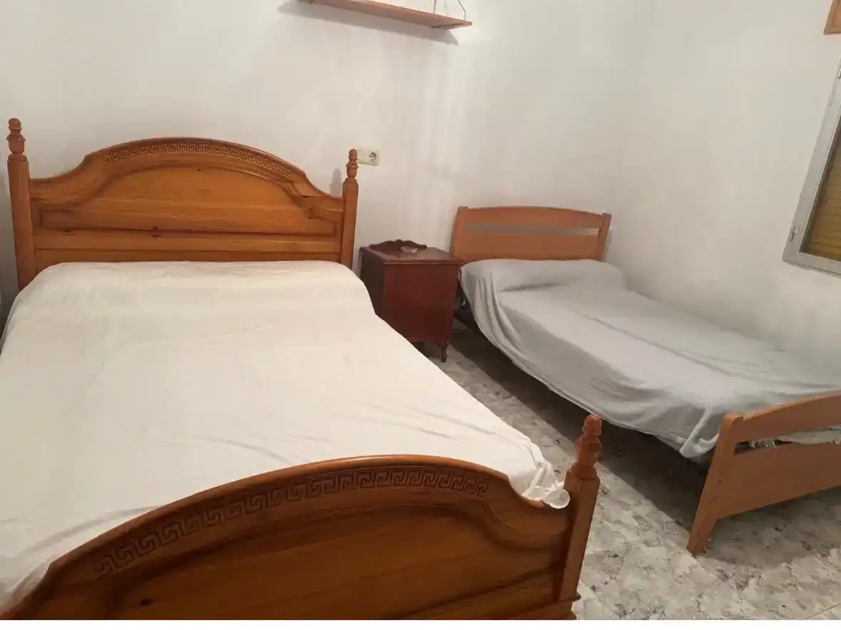 Dormitori de Casa adosada en venda en Segura de la Sierra amb Aire condicionat, Traster i Moblat