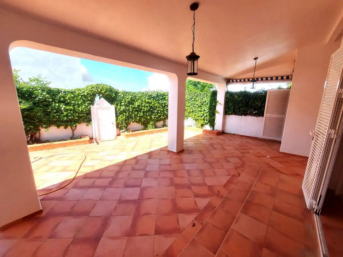 Jardín de Casa adosada en venta en Almonte con Terraza, Trastero y Balcón