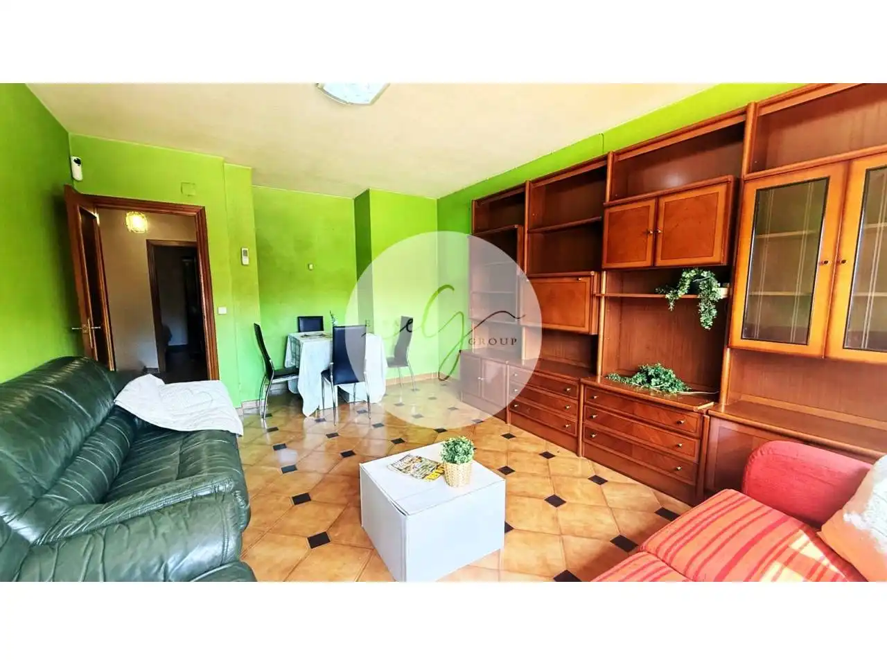 Flat with lift for sale in Calle Ronda de Gracia
