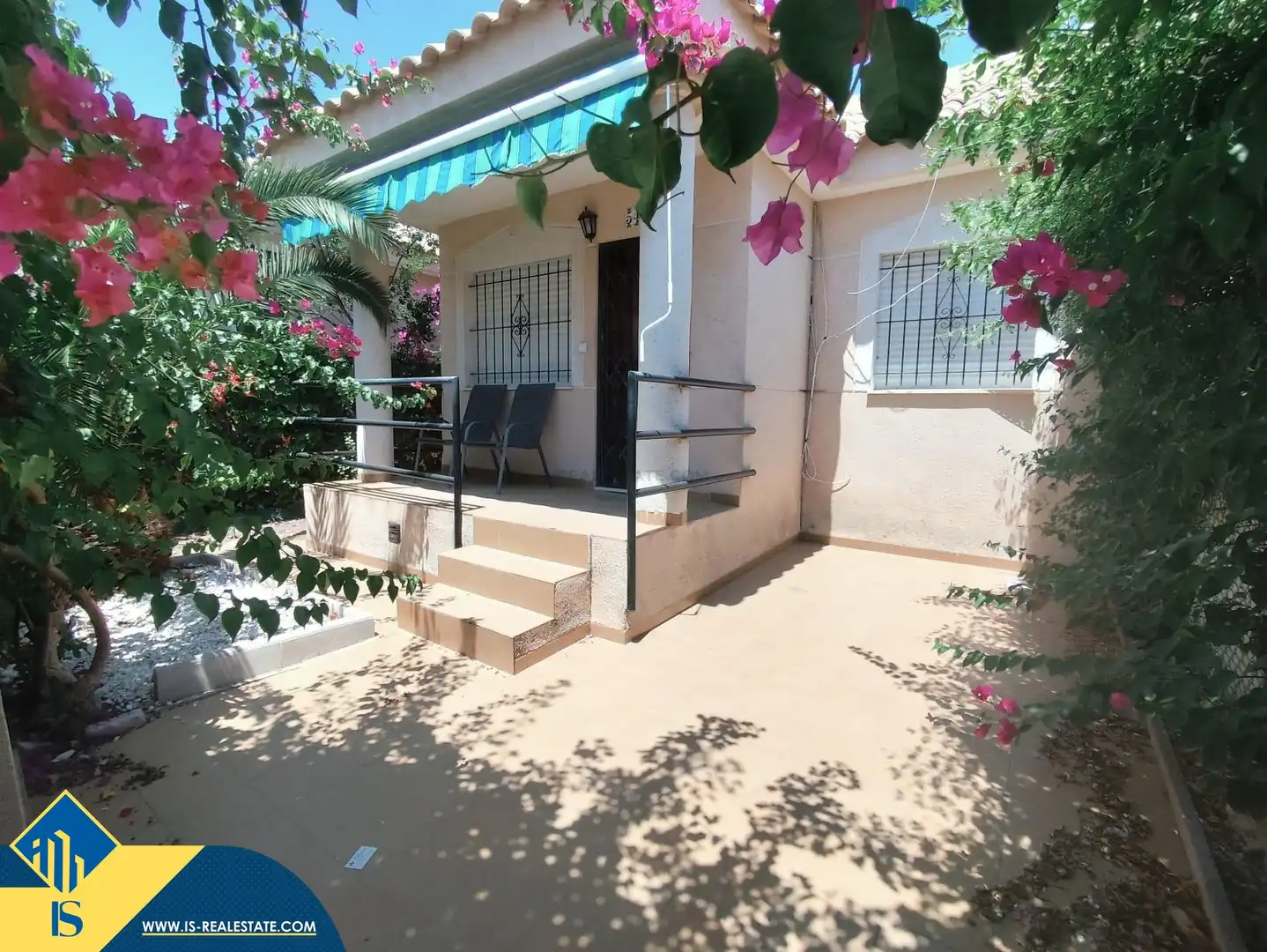House with pool for sale in Orihuela Costa