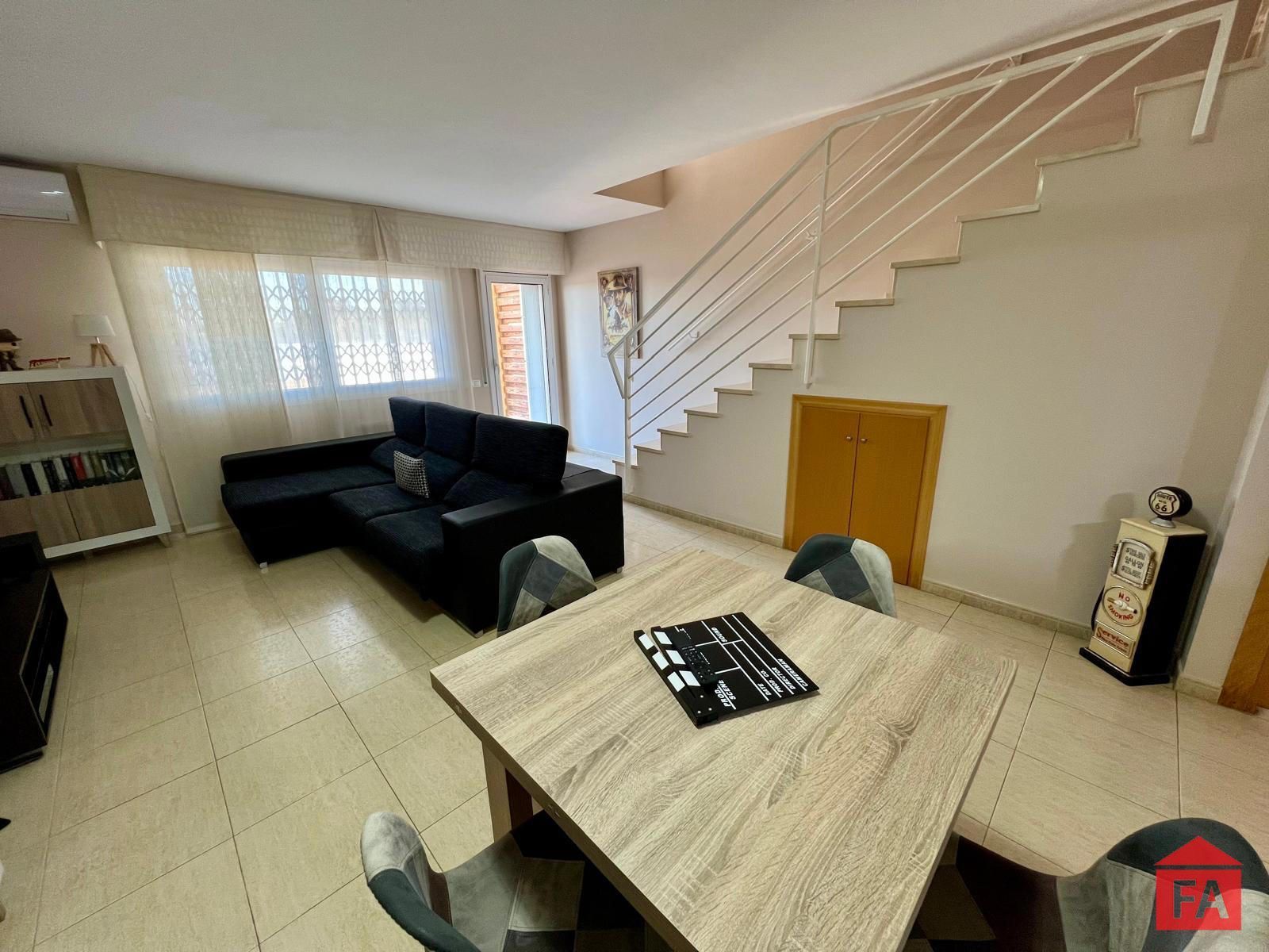 Living room of Single-family semi-detached for sale in Banyeres del Penedès  with Air Conditioner, Heating and Terrace