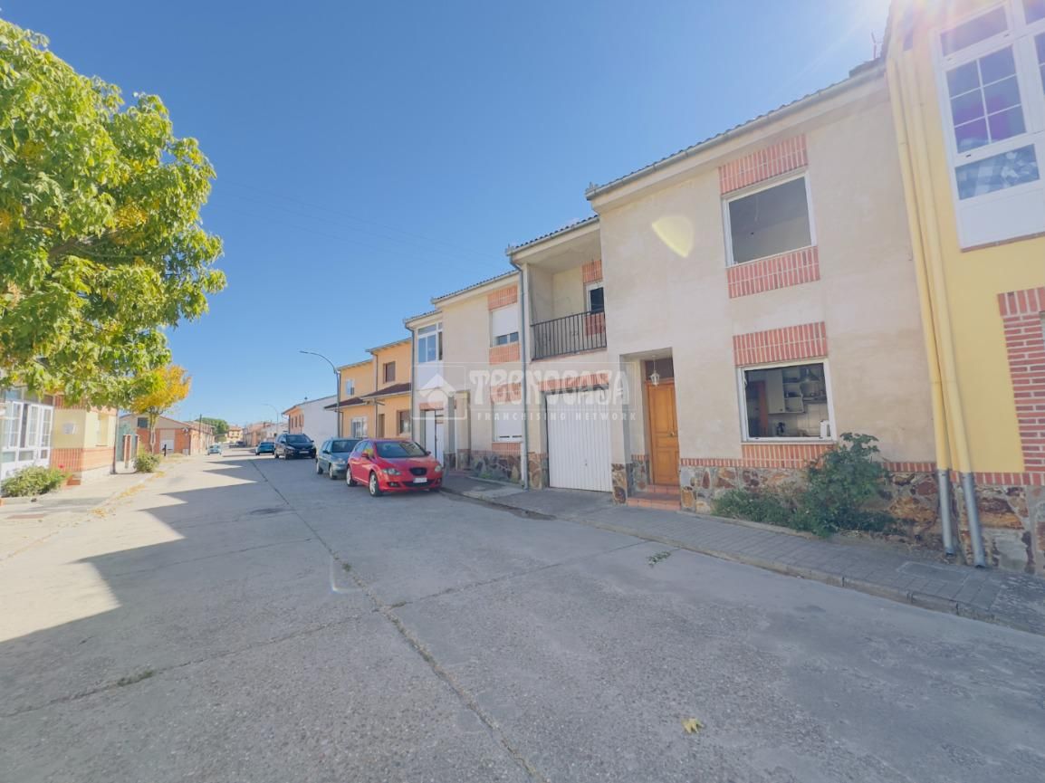 Casa adosada en venta