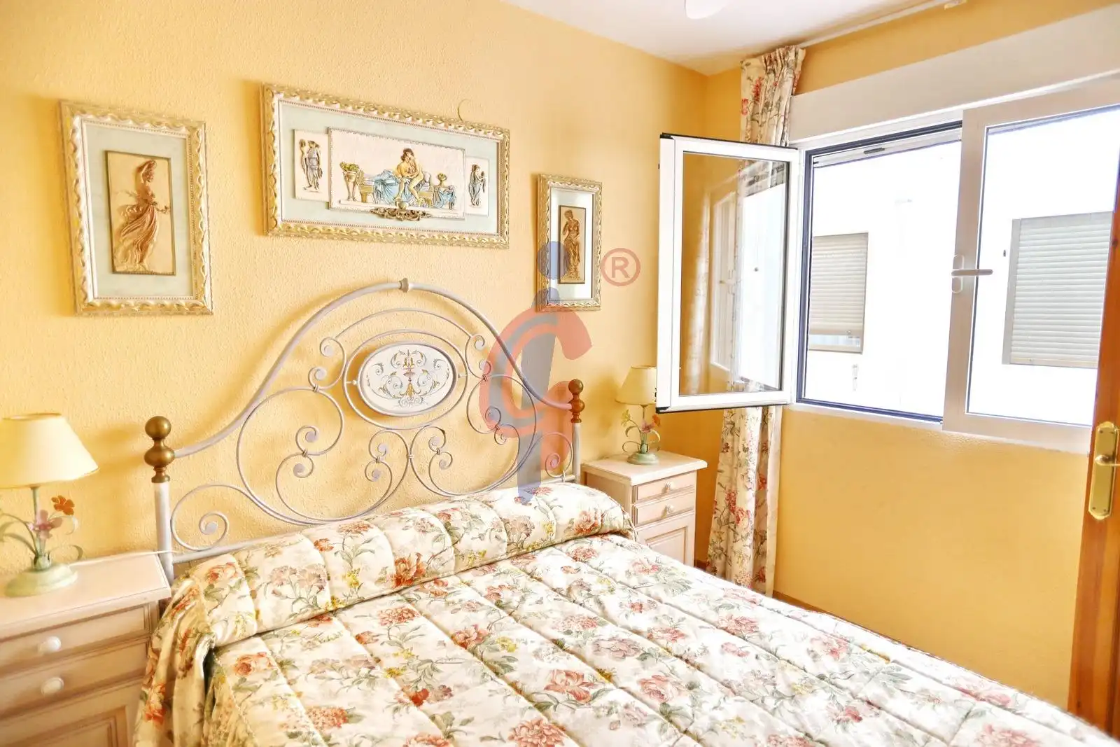 Bedroom of Detached homes for sale in Guardamar del Segura  with Air Conditioner, Private garden and Terrace