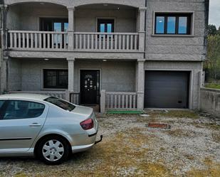 Aparcament de Casa o xalet en venda en Barro amb Calefacció, Terrassa i Traster