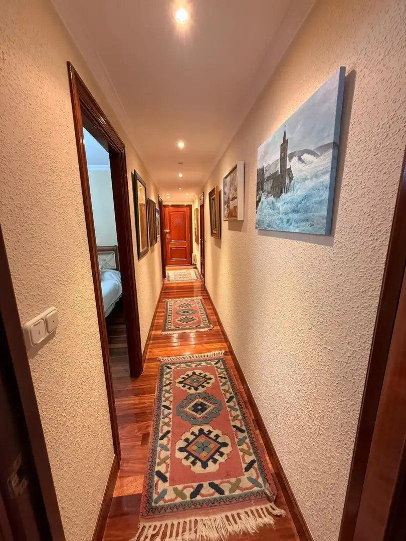 Apartamento de alquiler en Laredo con Calefacción, Terraza y Amueblado