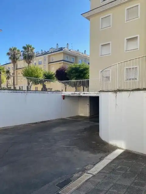 Garage zur Miete in Avenida Elvas