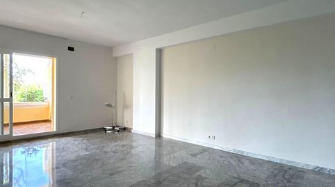 Foto 3 de Apartamento de alquiler en Bahía de Marbella, Marbella