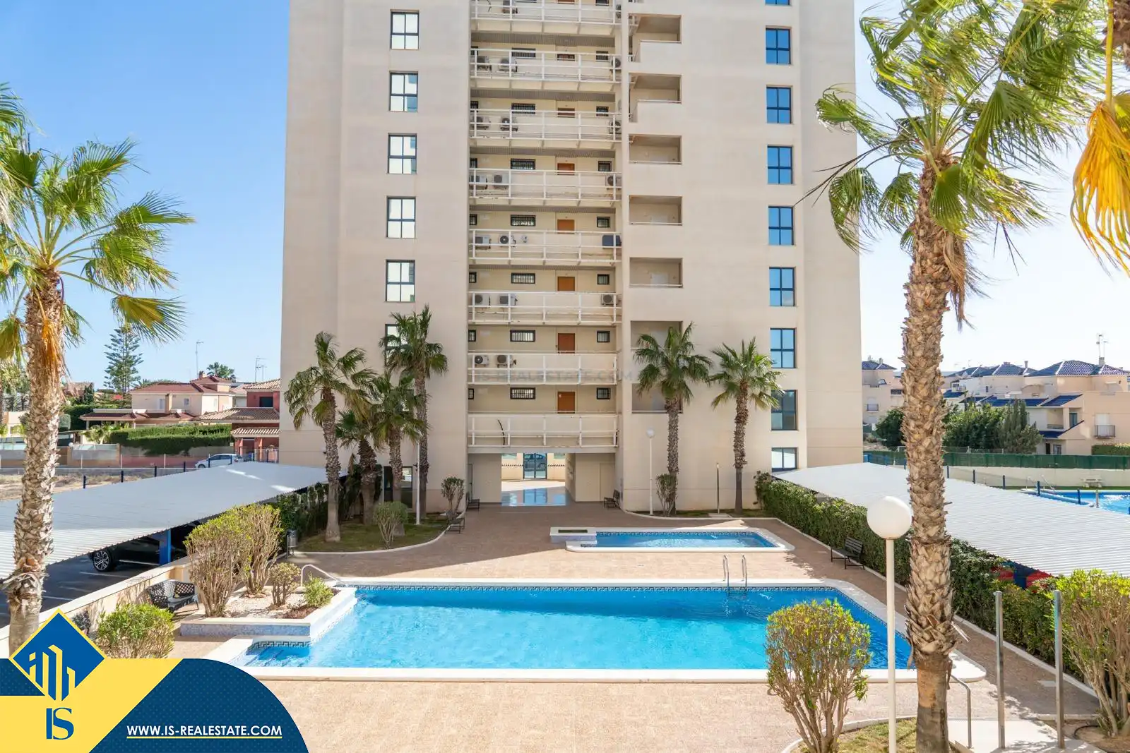 Flat with pool for sale in Playa del Acequión, Náufragos y Rocío del Mar