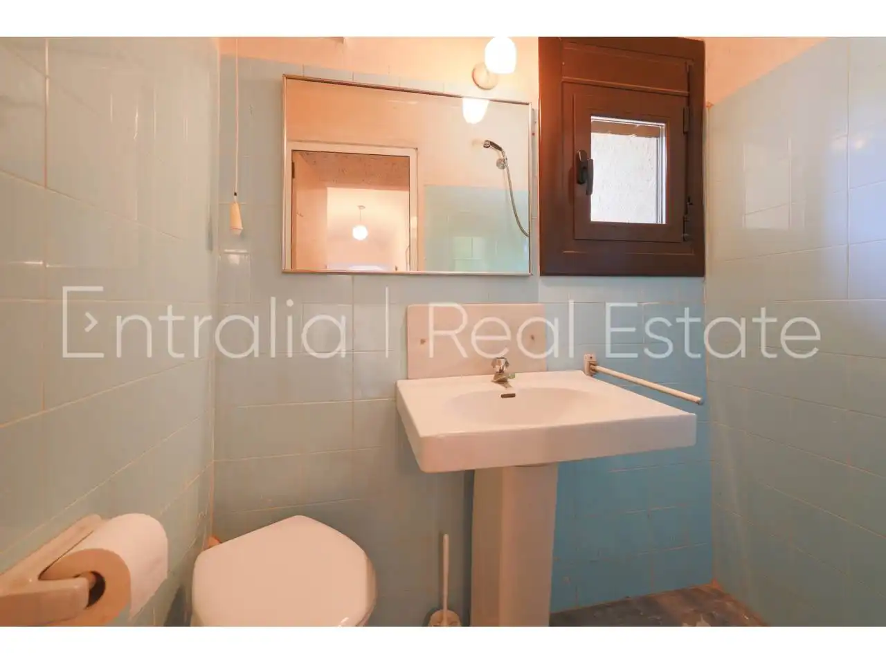Baño de Finca rústica en venta en Celrà con Jardín privado