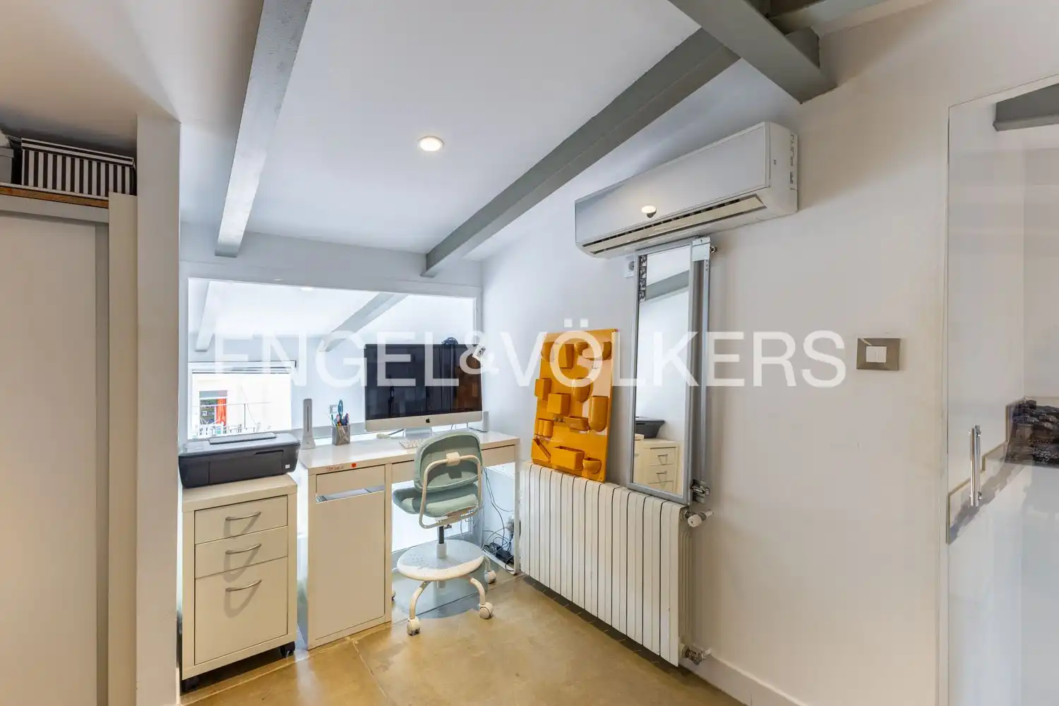 Dachboden zum Verkauf in Valencia mit Heizung und Balkon