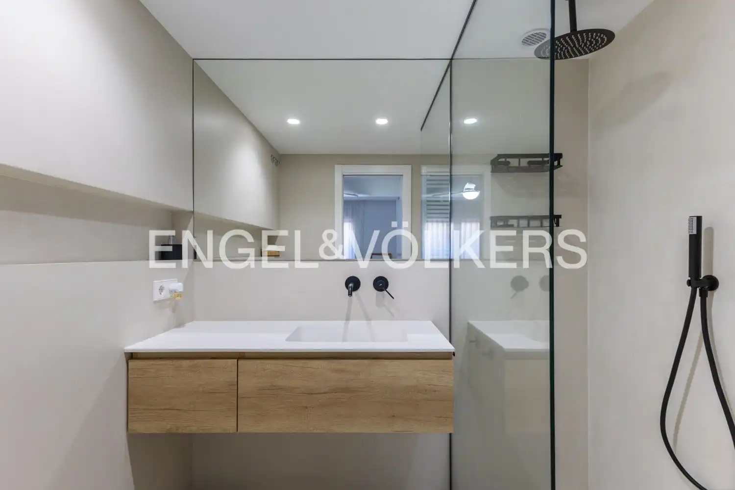 Baño de Piso en venta en Valencia con Aire acondicionado, Calefacción y Parquet