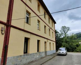 Vista exterior de Pis en venda en Oviedo 